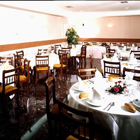 Hotel Conquistador Saragosse Restaurant photo